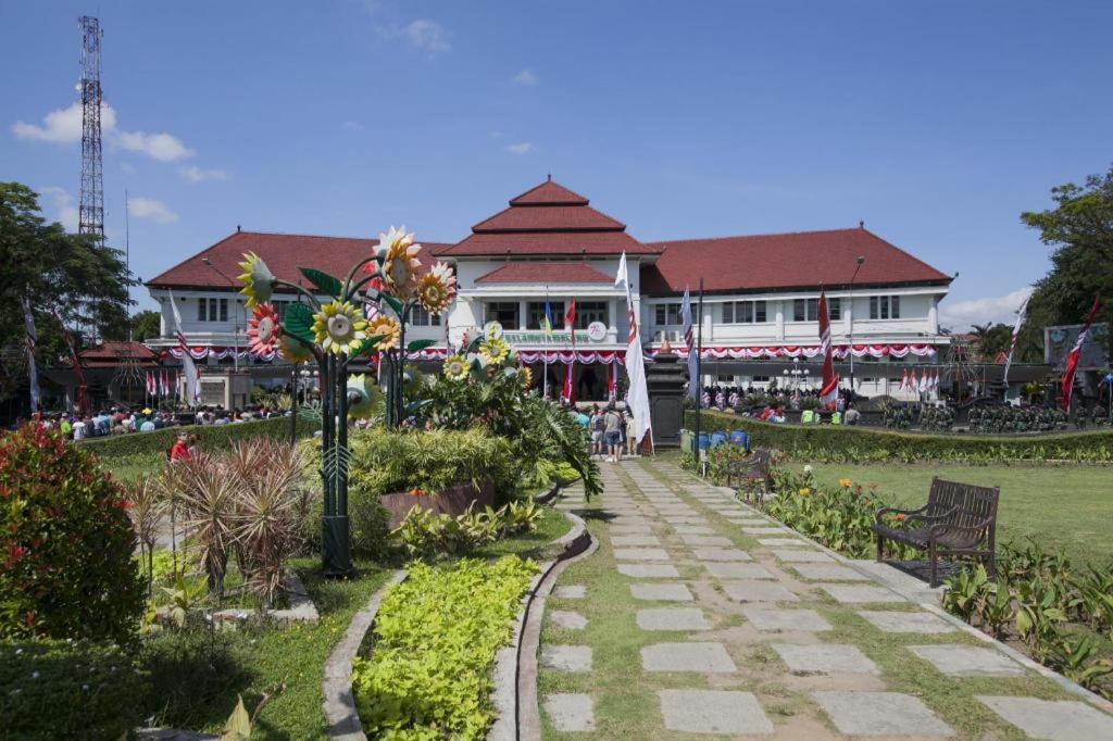 Oyo 3956 Palem 2 Syariah Hotel