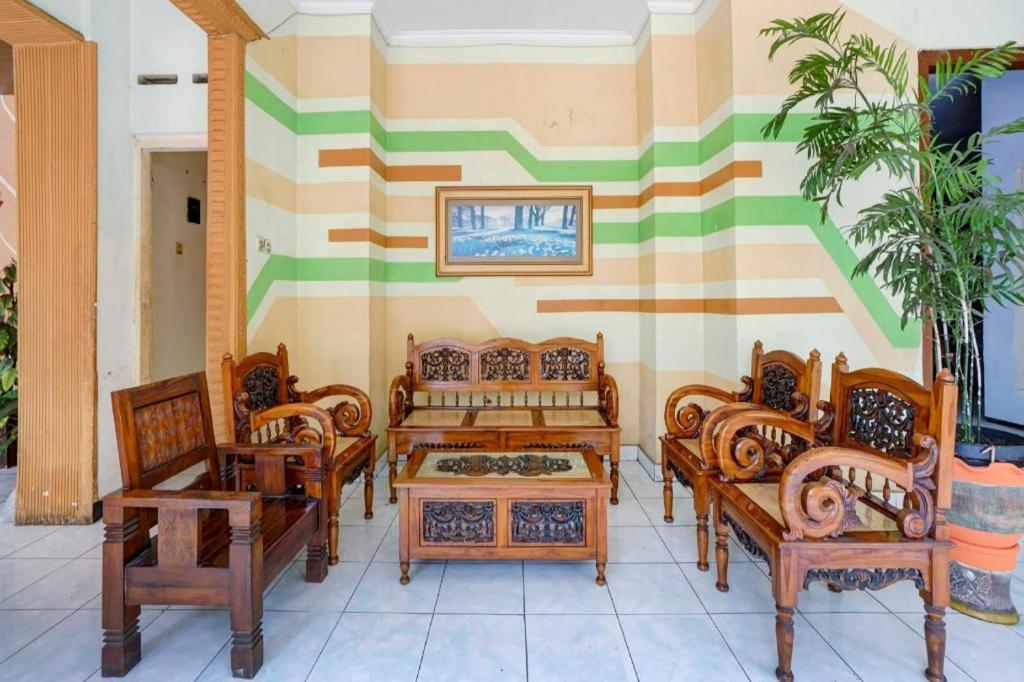 Hotel Oyo 3956 Palem 2 Syariah